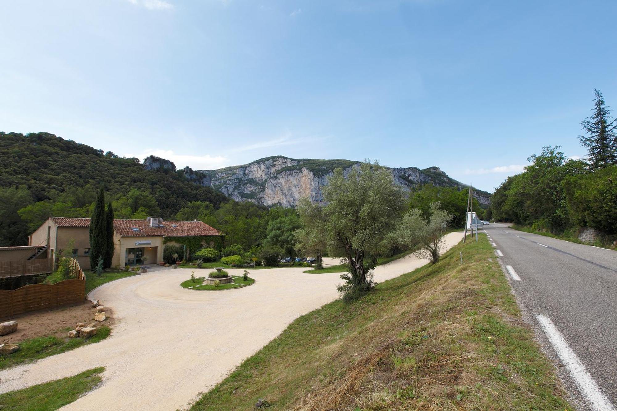 Vacanceole - Le Domaine De Chames - Pont D'Arc ヴァロン・ポン・ダルク エクステリア 写真