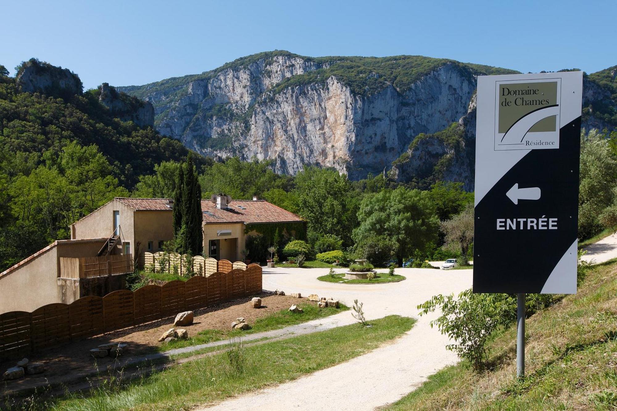 Vacanceole - Le Domaine De Chames - Pont D'Arc ヴァロン・ポン・ダルク エクステリア 写真
