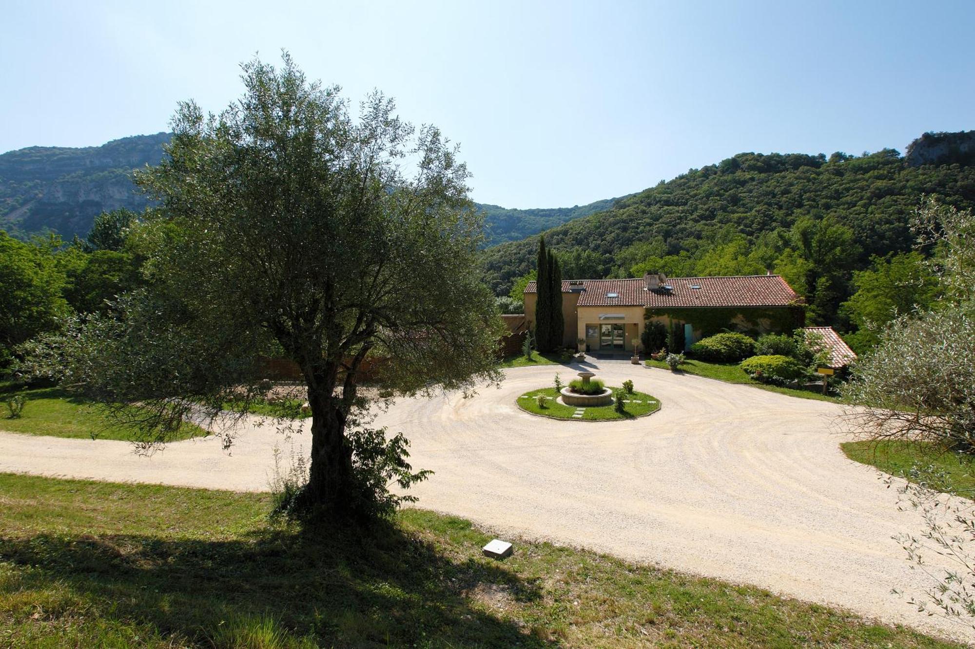 Vacanceole - Le Domaine De Chames - Pont D'Arc ヴァロン・ポン・ダルク エクステリア 写真