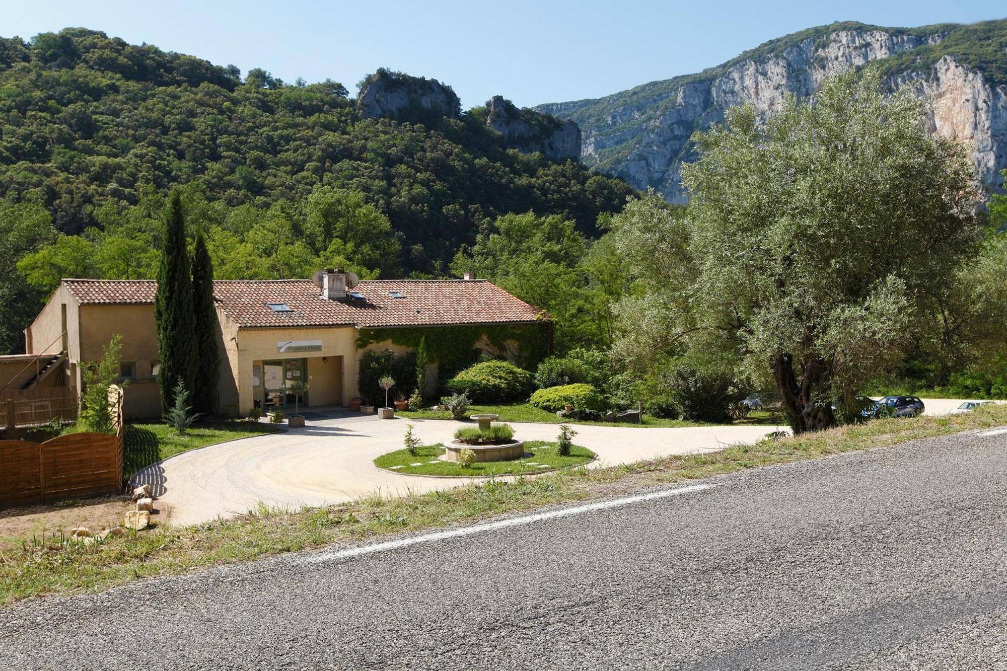Vacanceole - Le Domaine De Chames - Pont D'Arc ヴァロン・ポン・ダルク エクステリア 写真